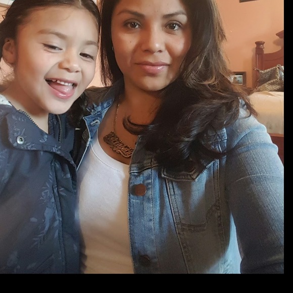 Meet your Posher, Lisi - Picture 1 of 1